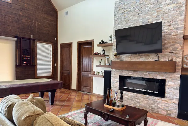 $995,000 | 1048 11th Street, Rock Island, TX 78934