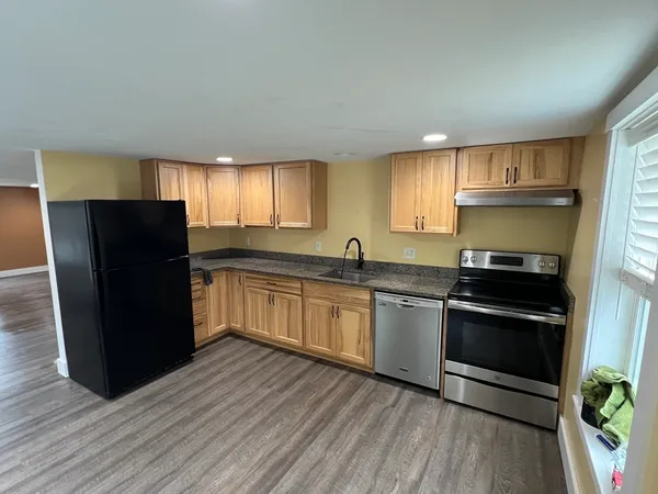 $2,200 | 51 Moore Road, Unit 2, New Braintree, MA 01531
