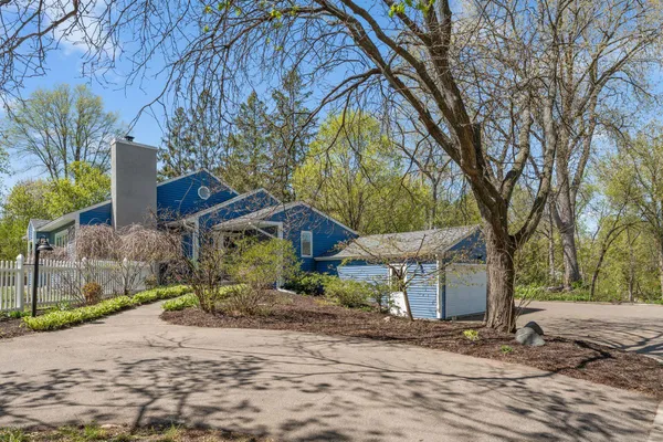 $575,000 | 3200 Highland Avenue, Minnetonka, MN 55391