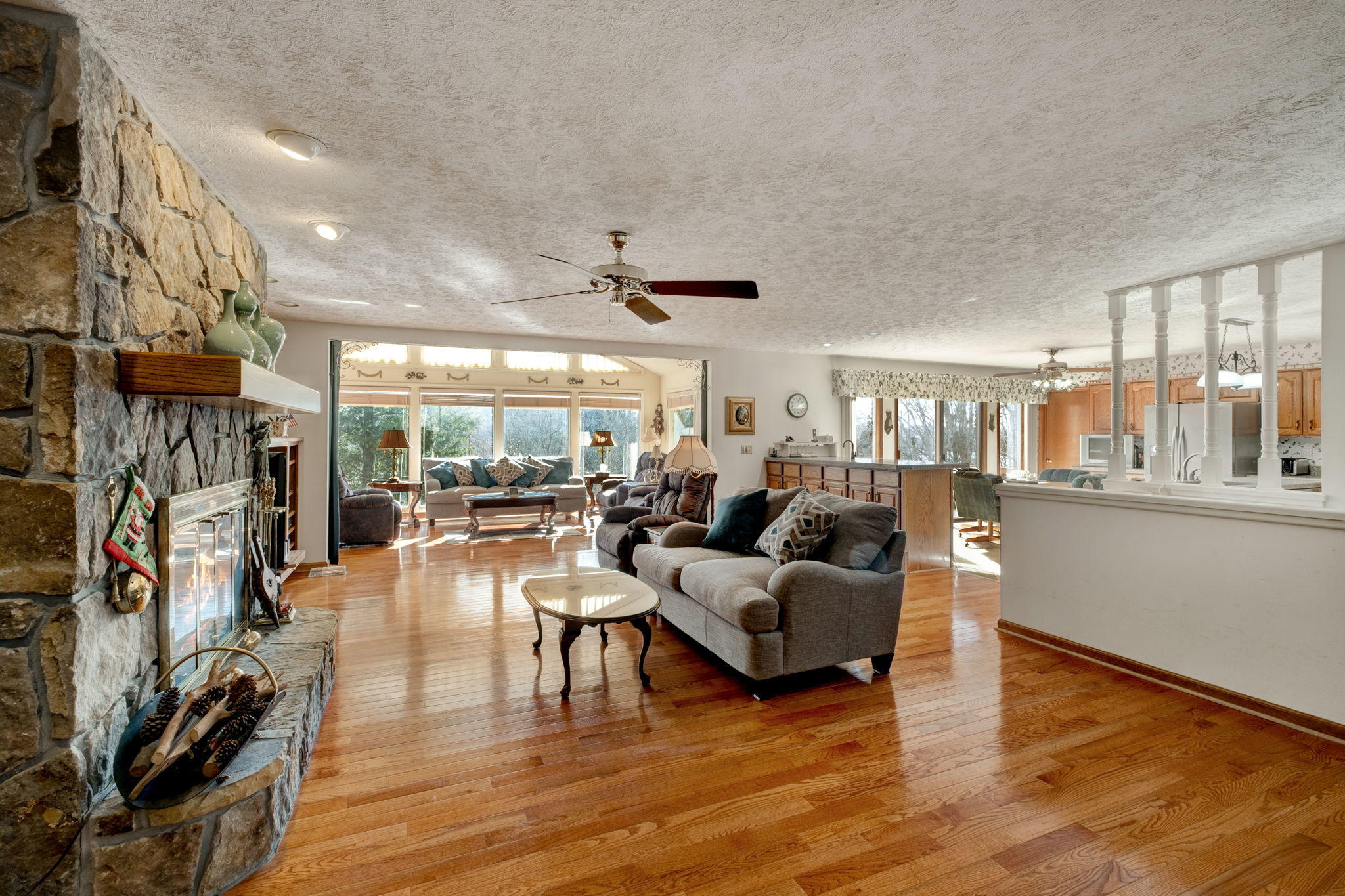 9-web-or-mls-1401BlackberryRidge-10