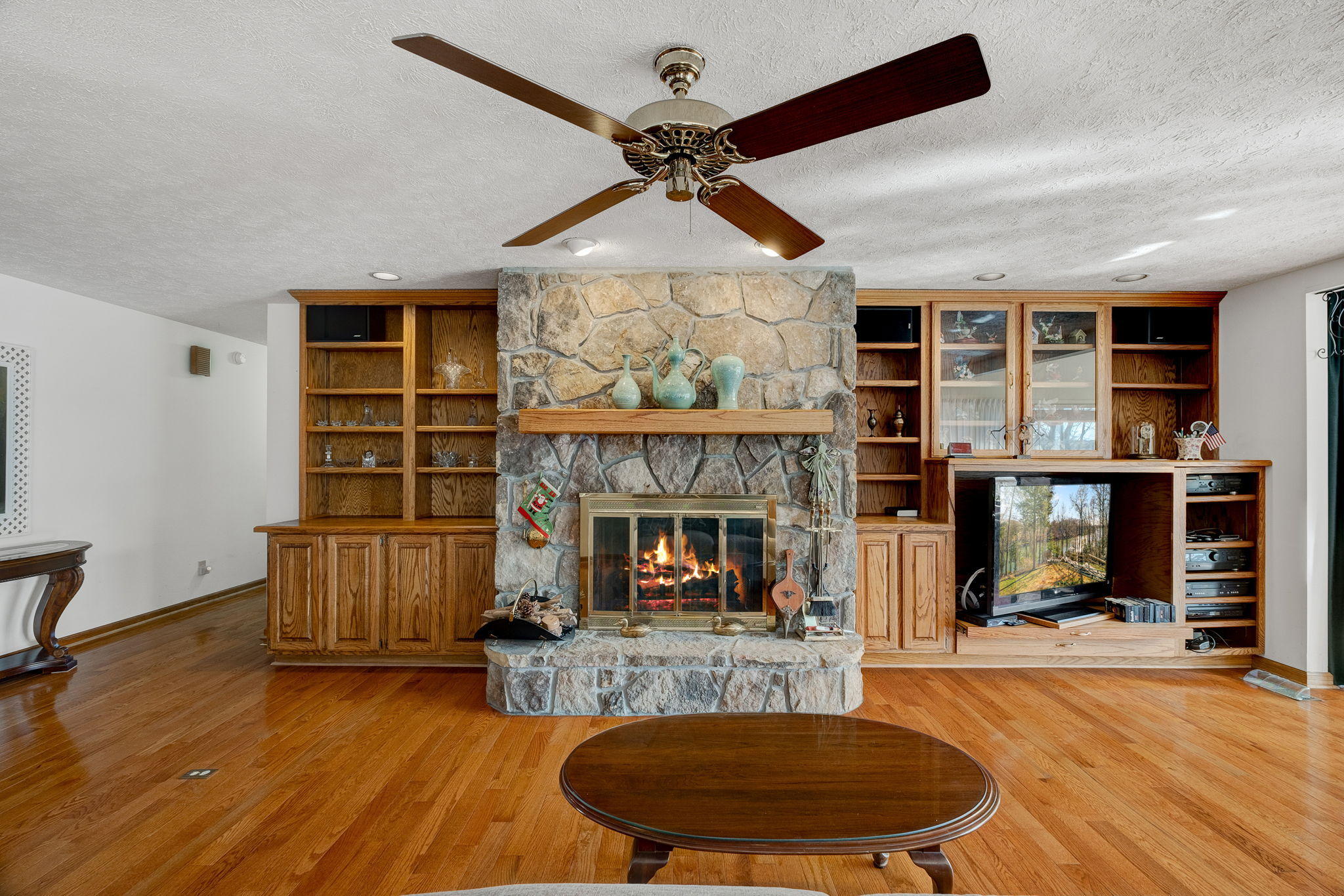 12-web-or-mls-1401BlackberryRidge-13