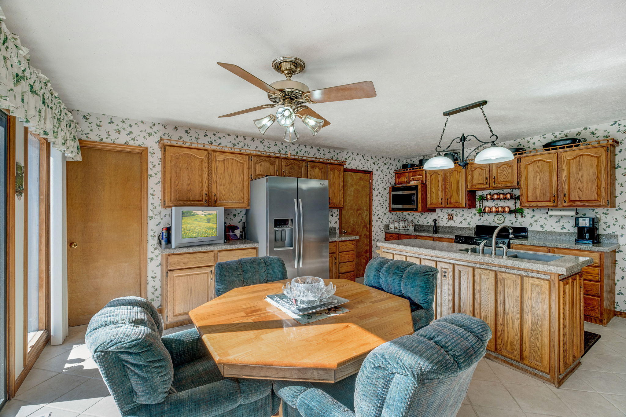 1401 Blackberry Ridge Road Lenoir City, TN 37772 - Photo 8 of 39 16-web-or-mls-1401BlackberryRidge-18_1