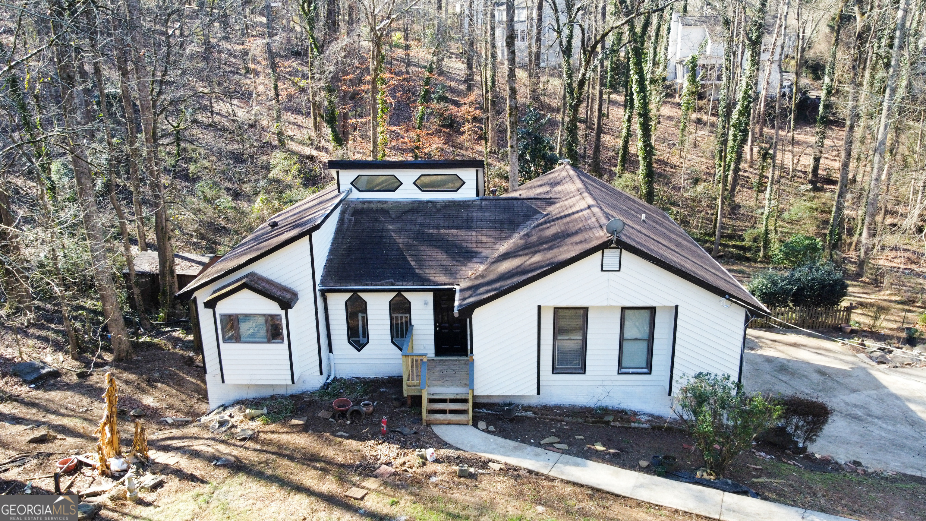 1373 Fairfield Drive Southwest Lilburn, GA 30047 - Photo 4 of 79