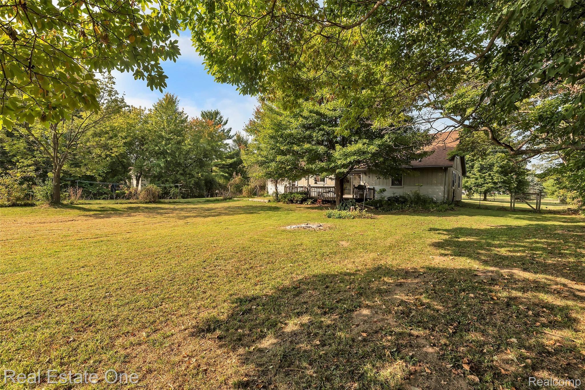 5400 North Fleming Road Fowlerville, MI 48836 - Photo 35 of 40 40-5400 Fleming Rd-WindowStill-Real.jpg