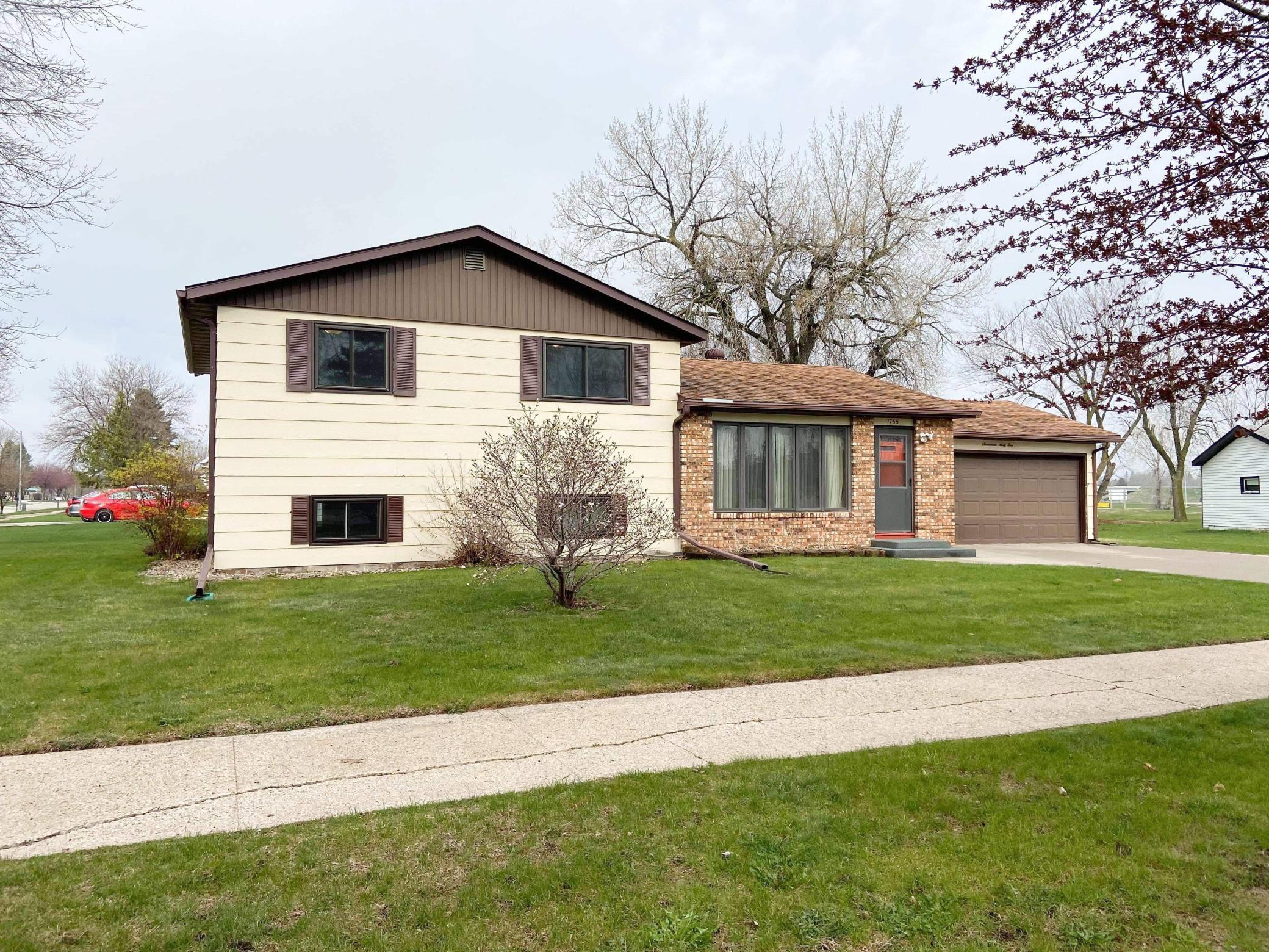 1765 Viking Road Worthington, MN 56187 - Photo 1 of 1 Gallery Image 1