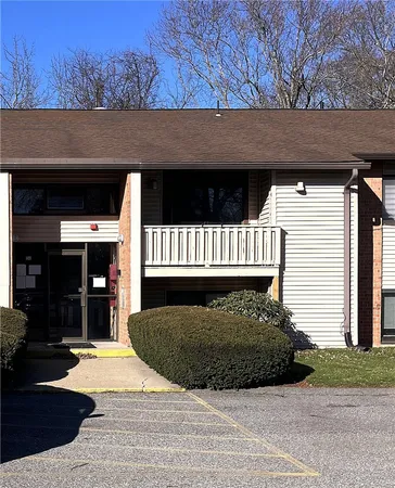 $269,900 | 1141 Hartford Avenue, Unit 4B, Johnston, RI 02919