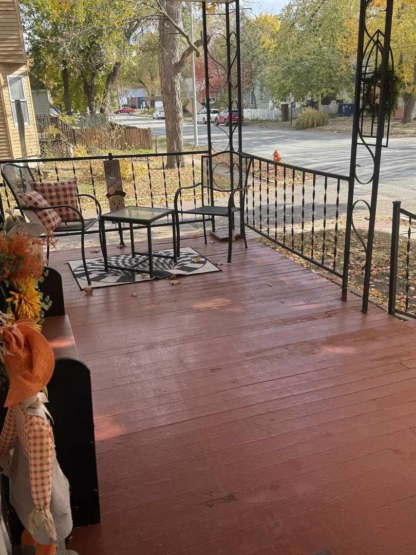 1108 East Main Street Urbana, IL 61802 - Photo 6 of 10 a view of outdoor space with seating area