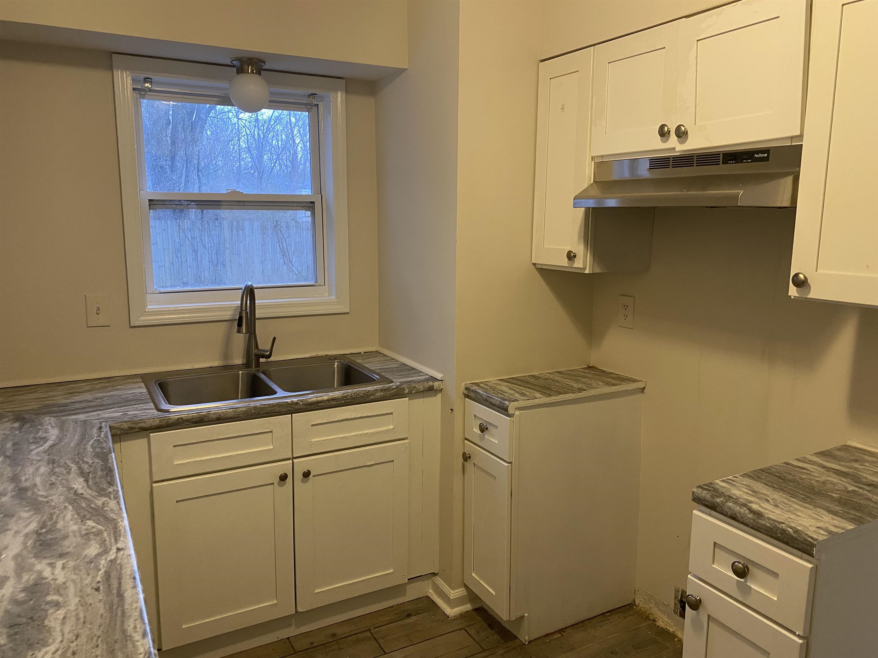 777 Archie Drive Memphis, TN 38127 - Photo 12 of 15 a utility room with dryer and washer