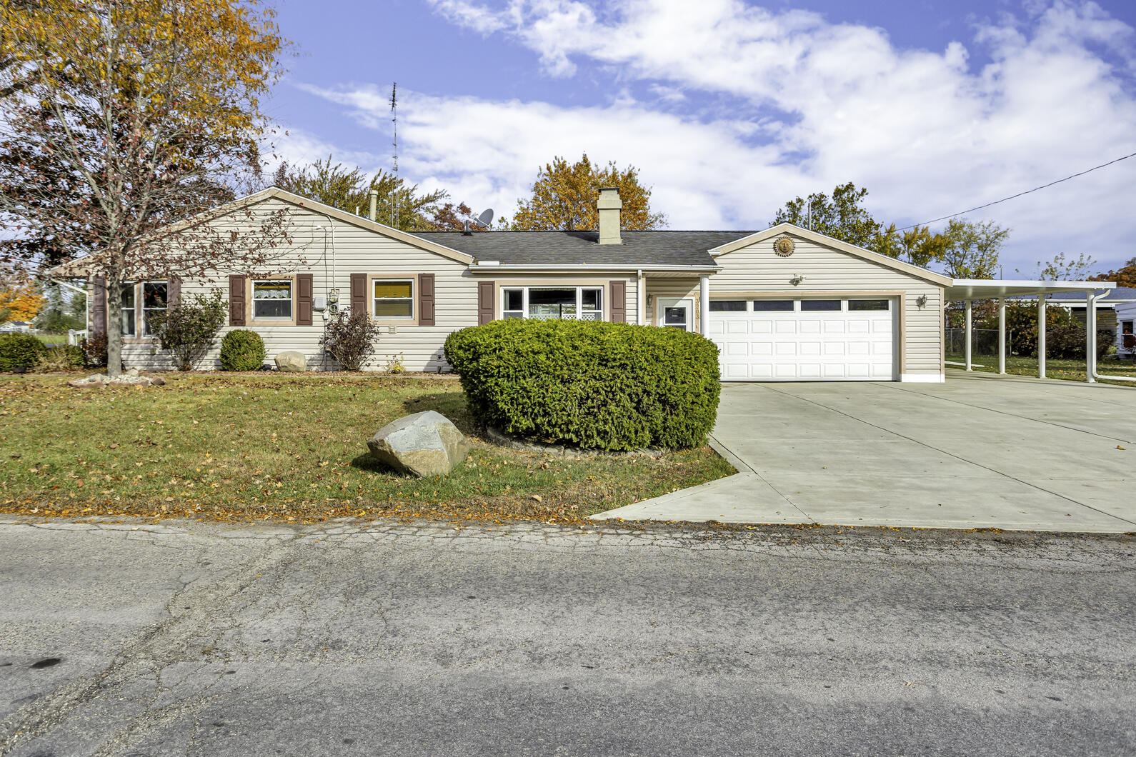 3203 Hoyer Road Michigan Center, MI 49254 - Photo 1 of 42 0N0A0928