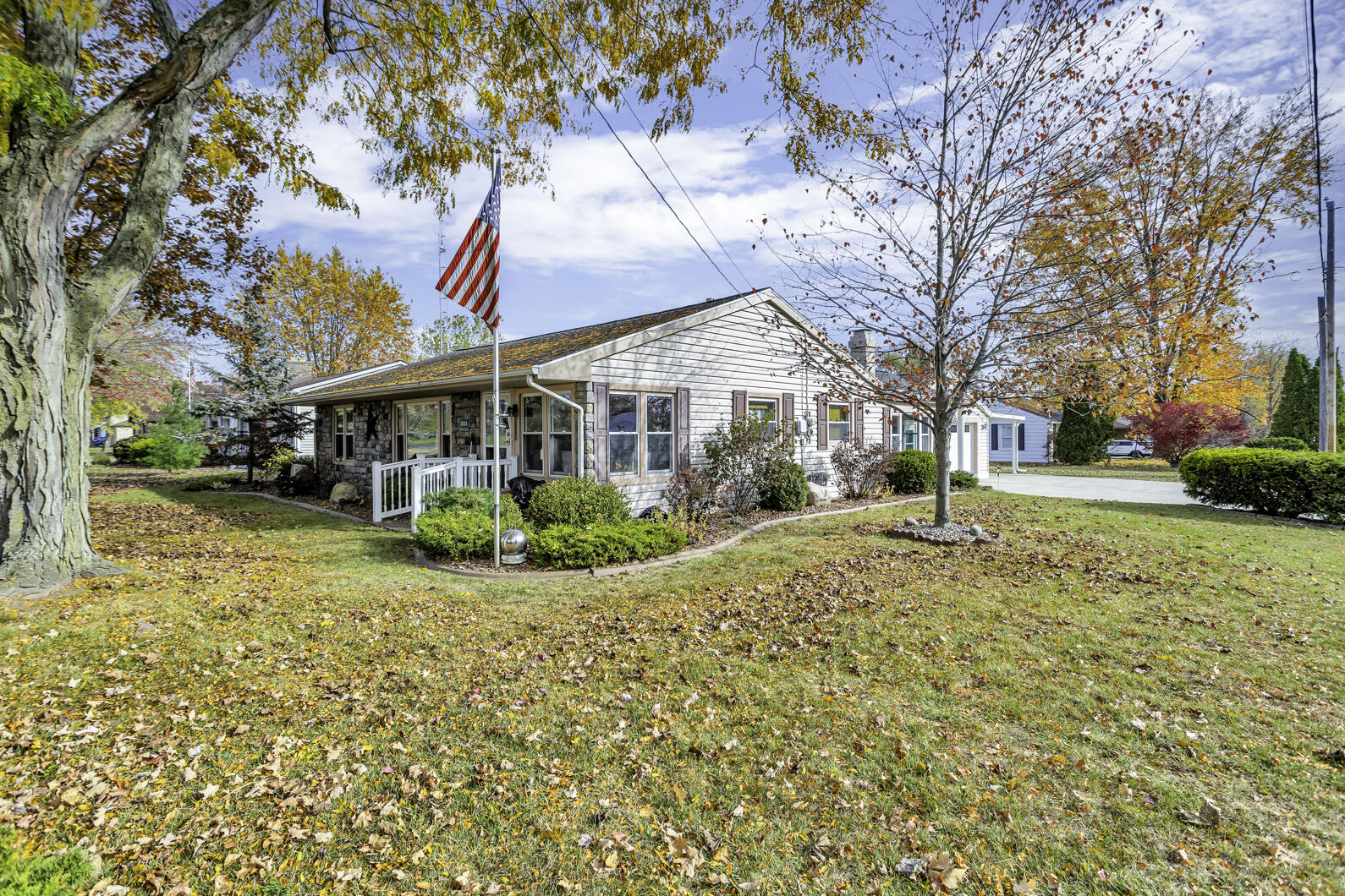 3203 Hoyer Road Michigan Center, MI 49254 - Photo 2 of 42 0N0A0935