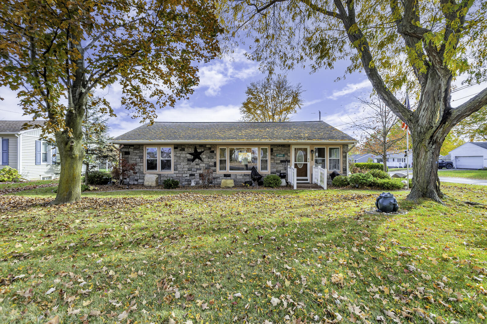 3203 Hoyer Road Michigan Center, MI 49254 - Photo 3 of 42 0N0A0936