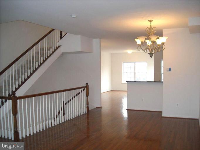 3441 Falls Road Baltimore, MD 21211 - Photo 2 of 23 Living Room