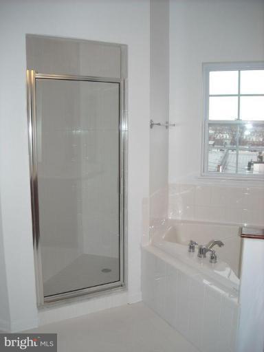3441 Falls Road Baltimore, MD 21211 - Photo 11 of 23 Master Bath