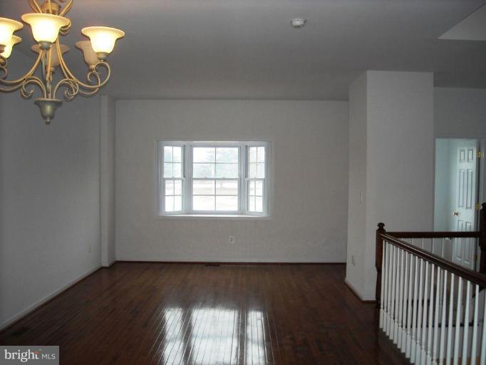 3441 Falls Road Baltimore, MD 21211 - Photo 3 of 23 Living Room