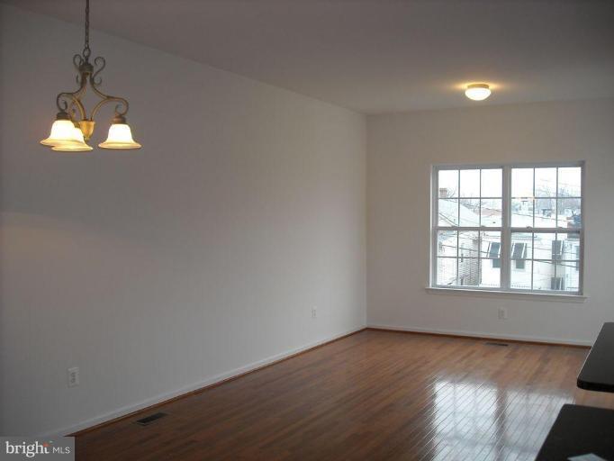 3441 Falls Road Baltimore, MD 21211 - Photo 5 of 23 Kitchen/Dining Room