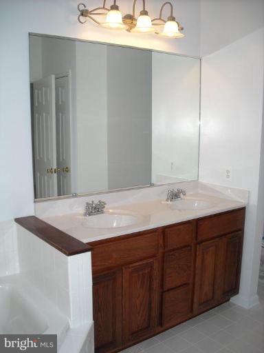 3441 Falls Road Baltimore, MD 21211 - Photo 10 of 23 Master Bath
