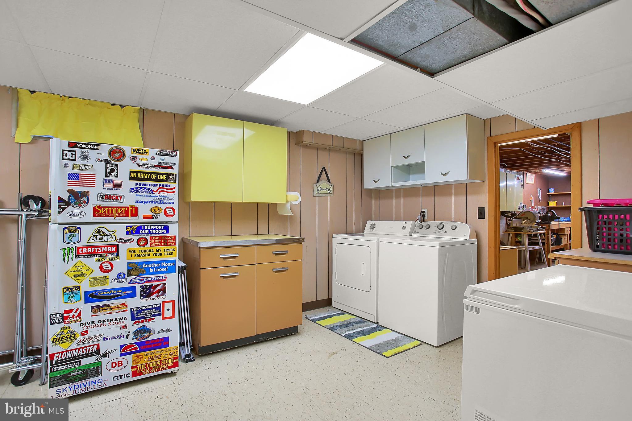 1887 Marigold Road York, PA 17408 - Photo 25 of 37 Washer and dryer are included