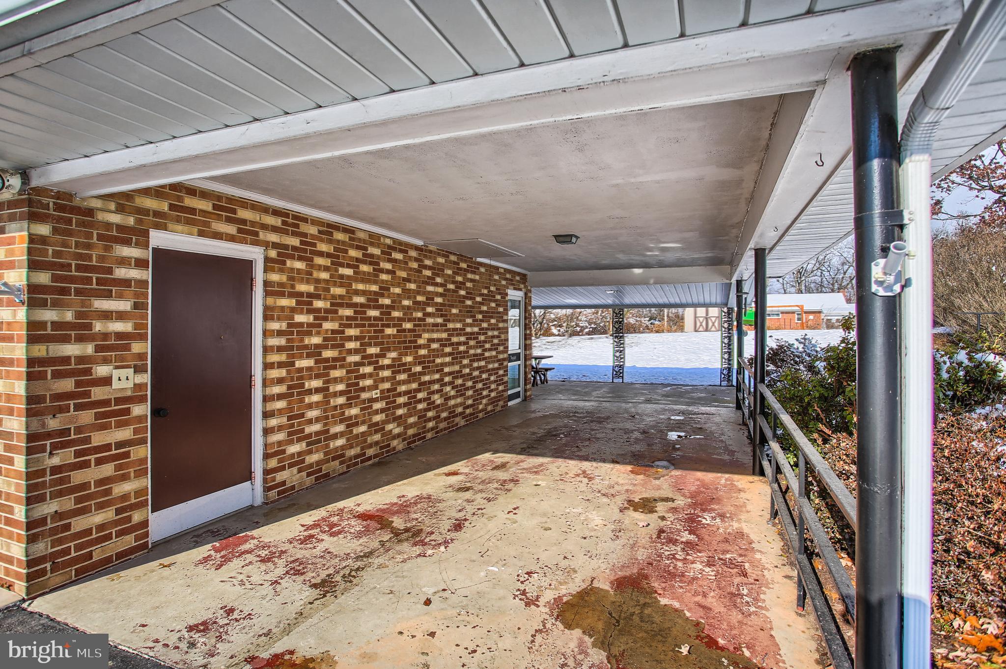 1887 Marigold Road York, PA 17408 - Photo 26 of 37 Covered carport