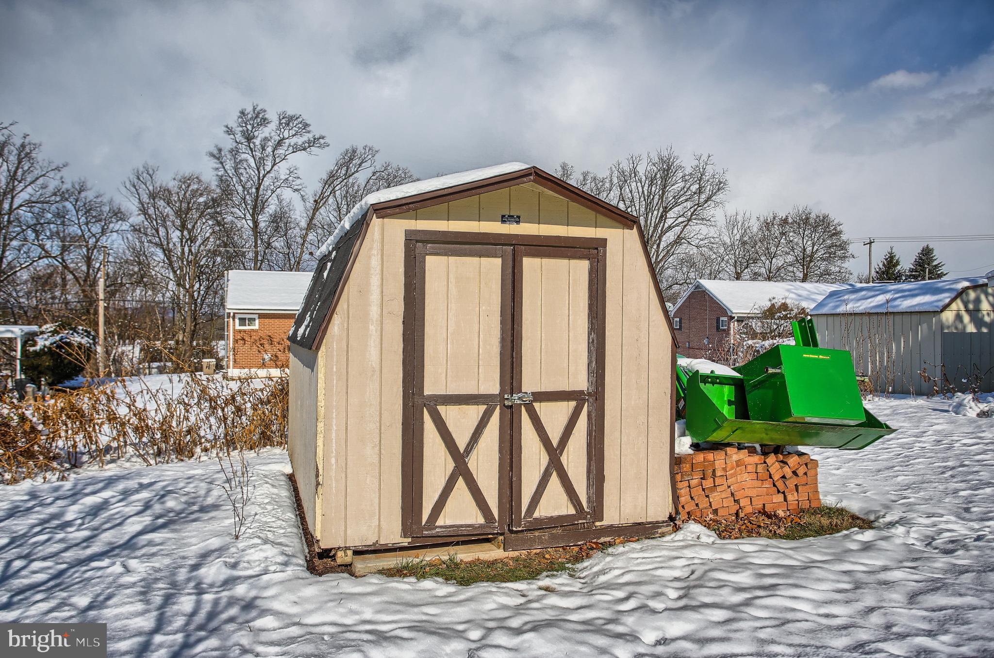 1887 Marigold Road York, PA 17408 - Photo 29 of 37 Shed