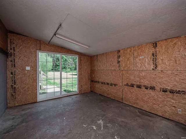 $175,000 | 1283 West County Road 50 South, Petersburg, IN 47567