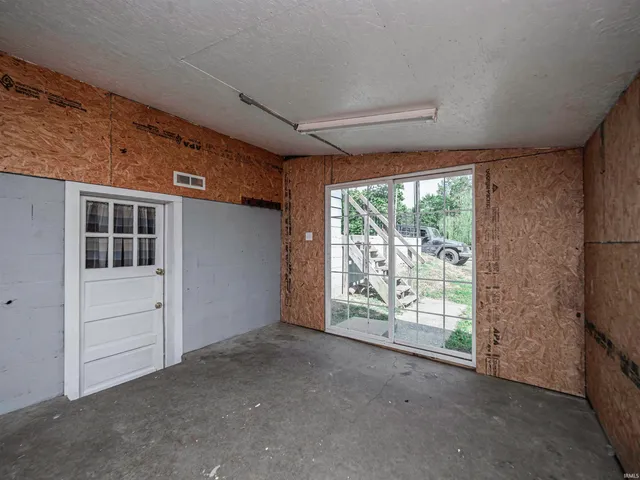 $175,000 | 1283 West County Road 50 South, Petersburg, IN 47567