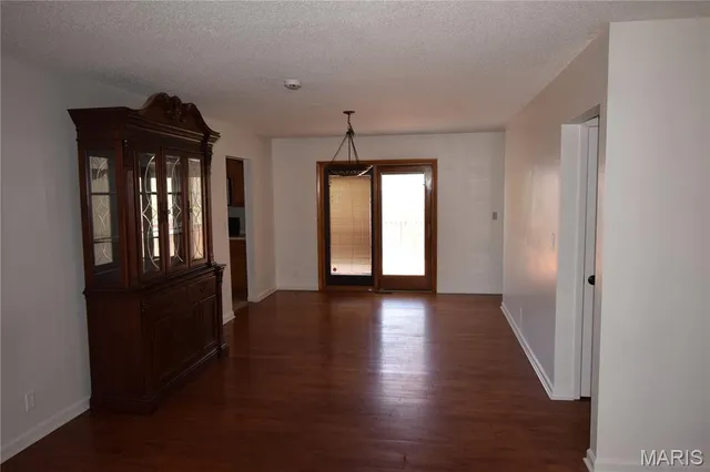 $1,950 | 3626 Blecha Road, Imperial, MO 63052