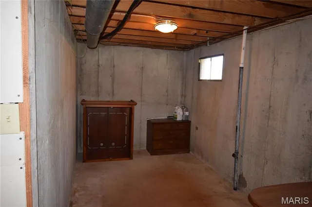 $1,950 | 3626 Blecha Road, Imperial, MO 63052