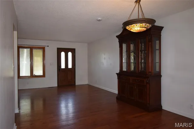 $1,950 | 3626 Blecha Road, Imperial, MO 63052