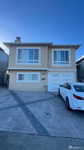 a view of an outdoor kitchen