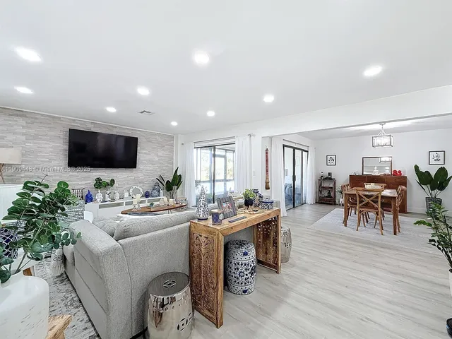 $379,000 | 8117 Northwest 71st Court, Tamarac, FL 33321