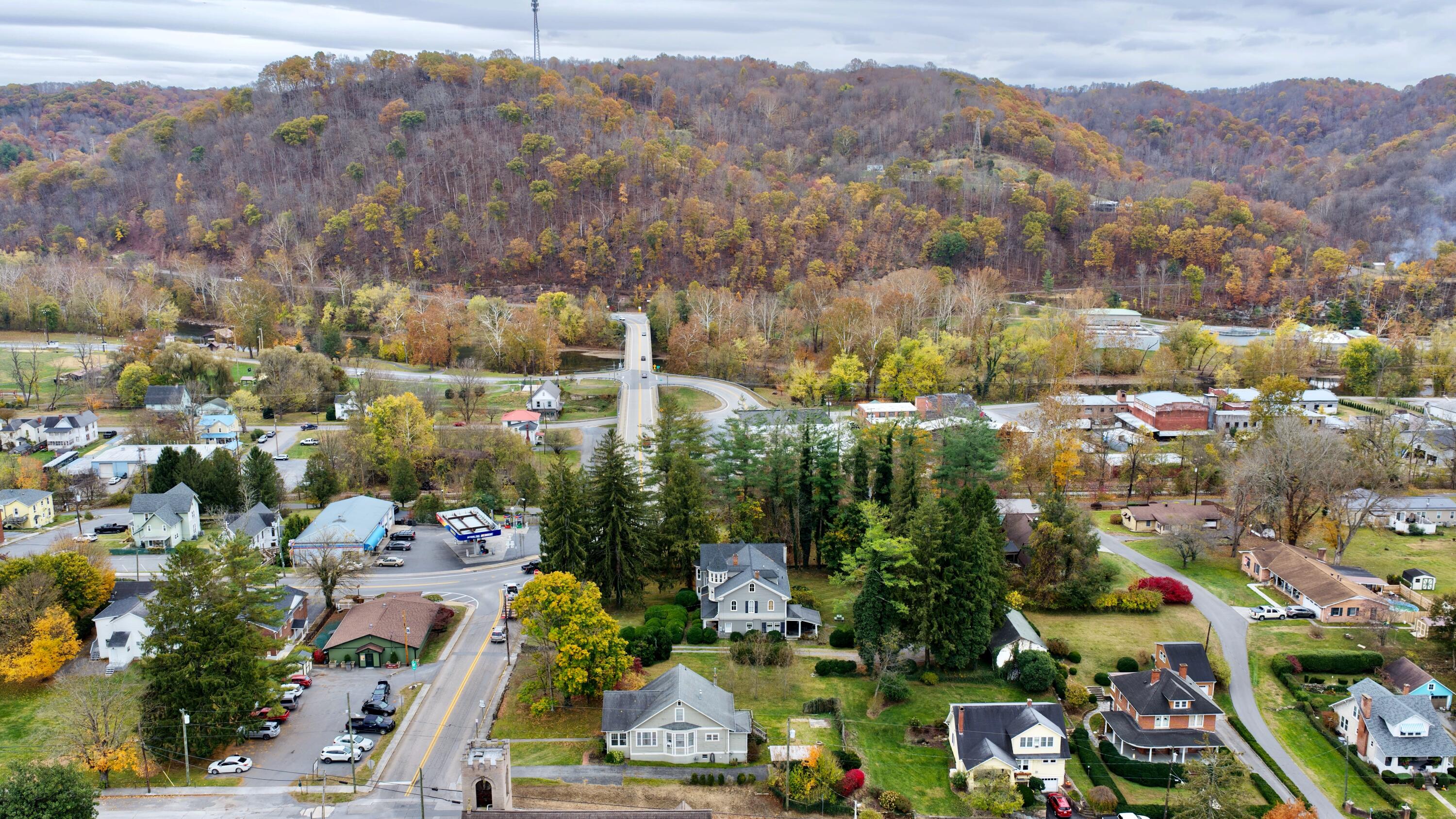 141 Walnut Street Ronceverte, WV 24970 - Photo 46 of 54 DJI_20251027162722_0014_D