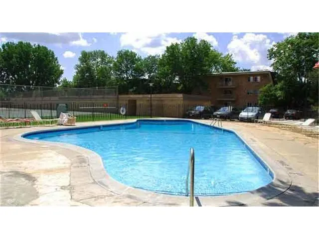 $1,300 | 7414 West 22nd Street, Unit 315, St. Louis Park, MN 55426