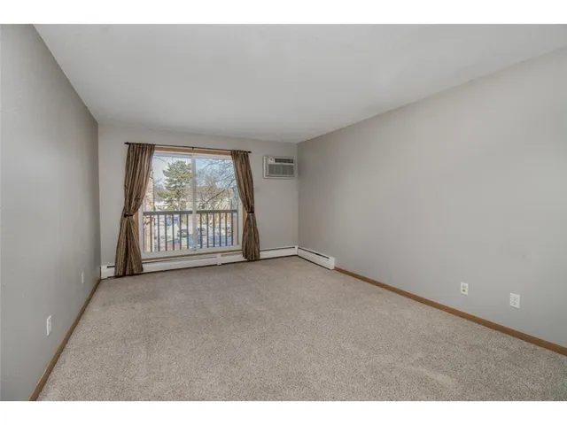 $1,300 | 7414 West 22nd Street, Unit 315, St. Louis Park, MN 55426