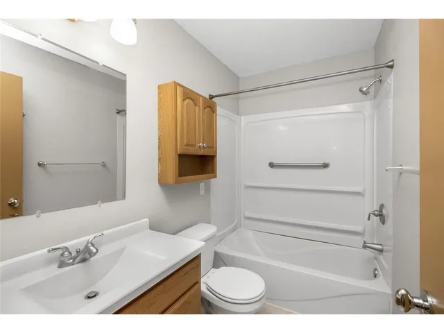 $1,300 | 7414 West 22nd Street, Unit 315, St. Louis Park, MN 55426