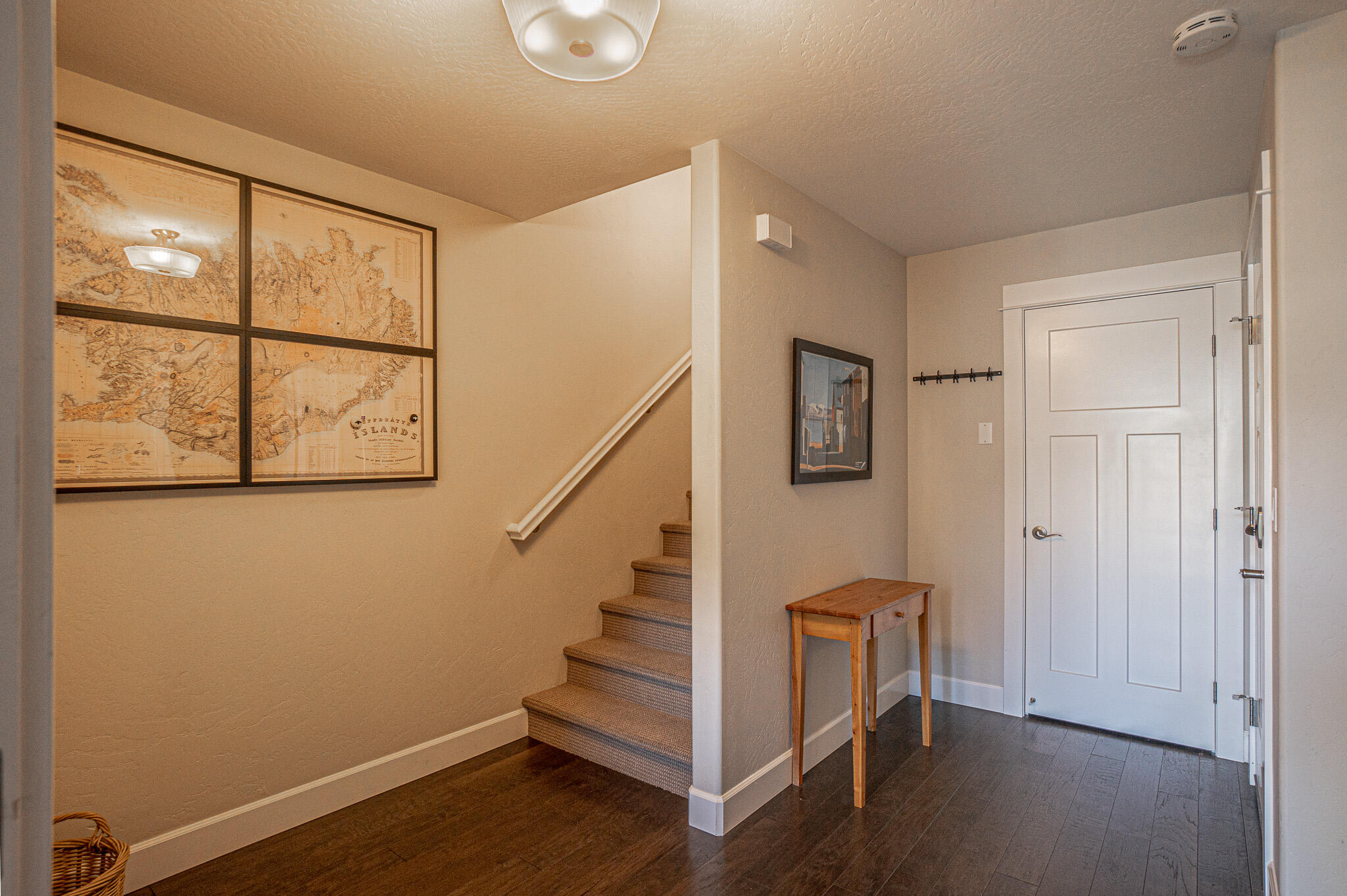 583 Plum Ridge Court Ashland, OR 97520 - Photo 3 of 22 DSC08438-HDR
