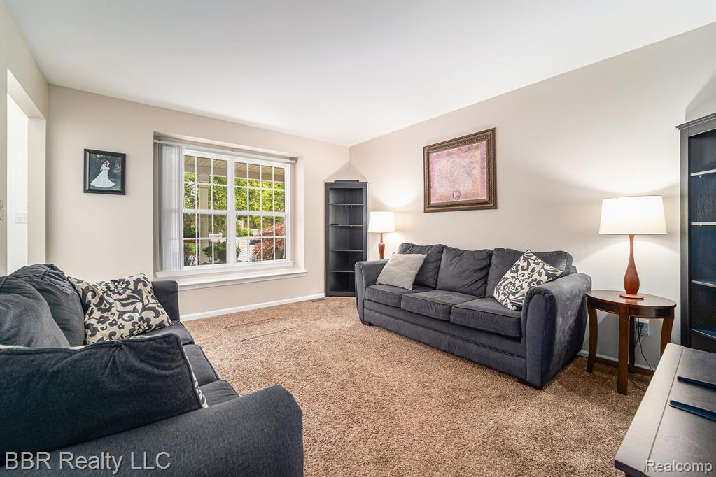 22795 Fawn Road Trenton, MI 48183 - Photo 5 of 35 Gallery Image 5
