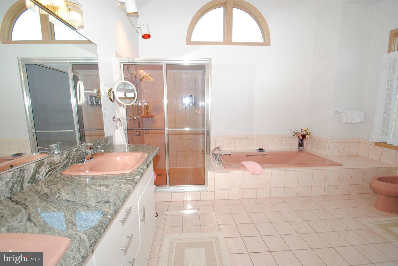 3410 Hidden River View Road Annapolis, MD 21403 - Photo 21 of 30 Bath (Master)