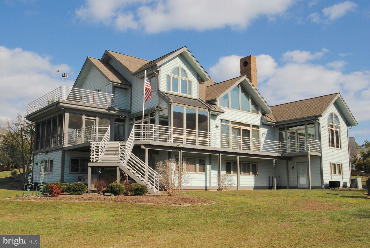 Multiple decks to enjoy the VIEWS!