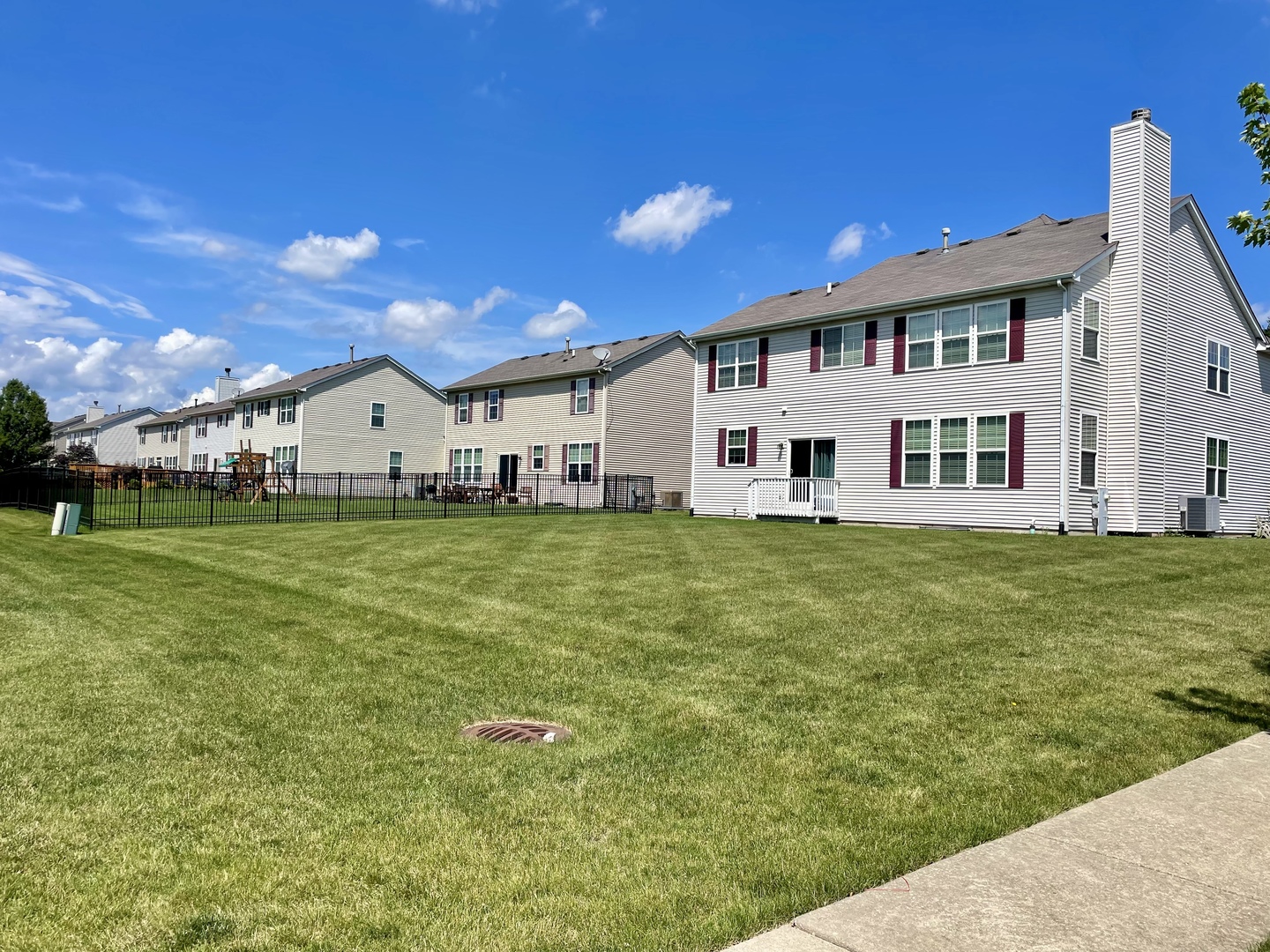 388 Toccoa Lane Volo, IL 60073 - Photo 4 of 6 a view of a house with a backyard