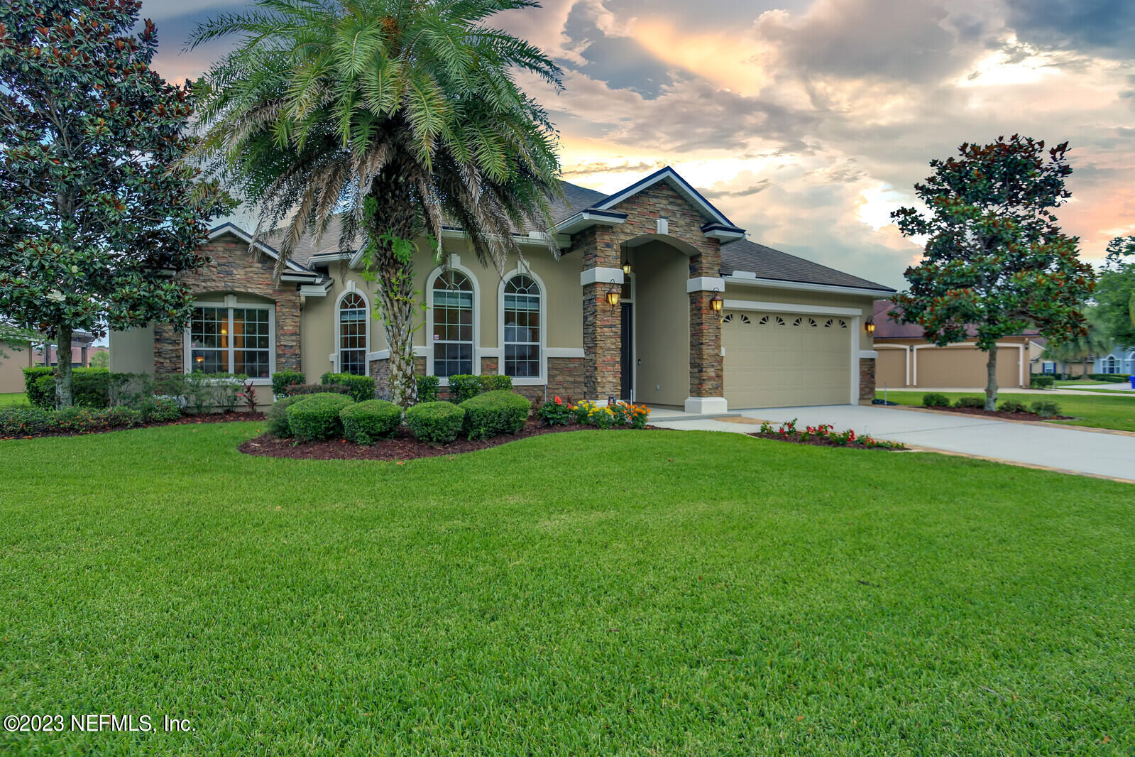 291 Ellsworth Circle St. Johns, FL 32259 - Photo 40 of 72 a front view of house with yard and green space