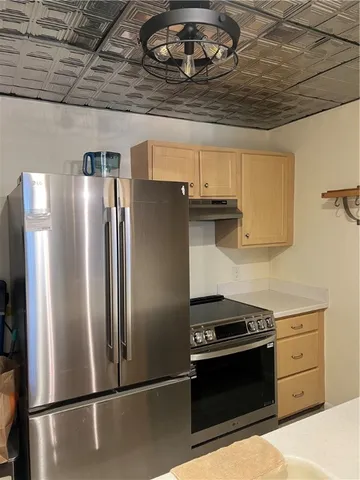 $2,200 | 300 Front Street, Unit 407, Pawtucket, RI 02860