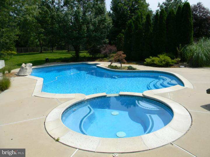 67 Broadacre Drive Mount Laurel, NJ 08054 - Photo 23 of 25 Pool