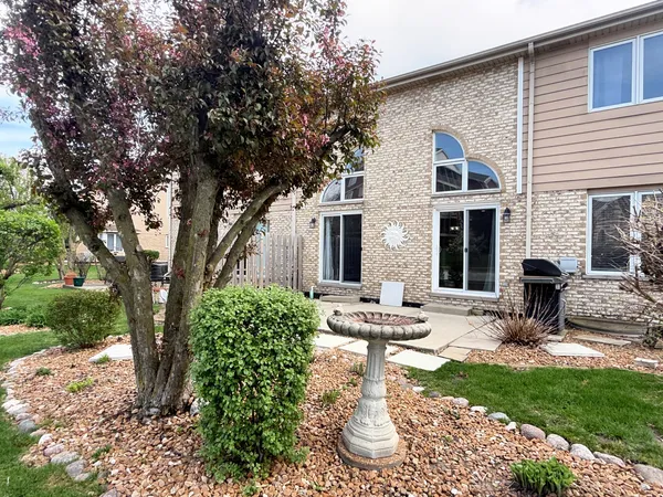 $3,000 | 7714 Northfield Lane, Tinley Park, IL 60487