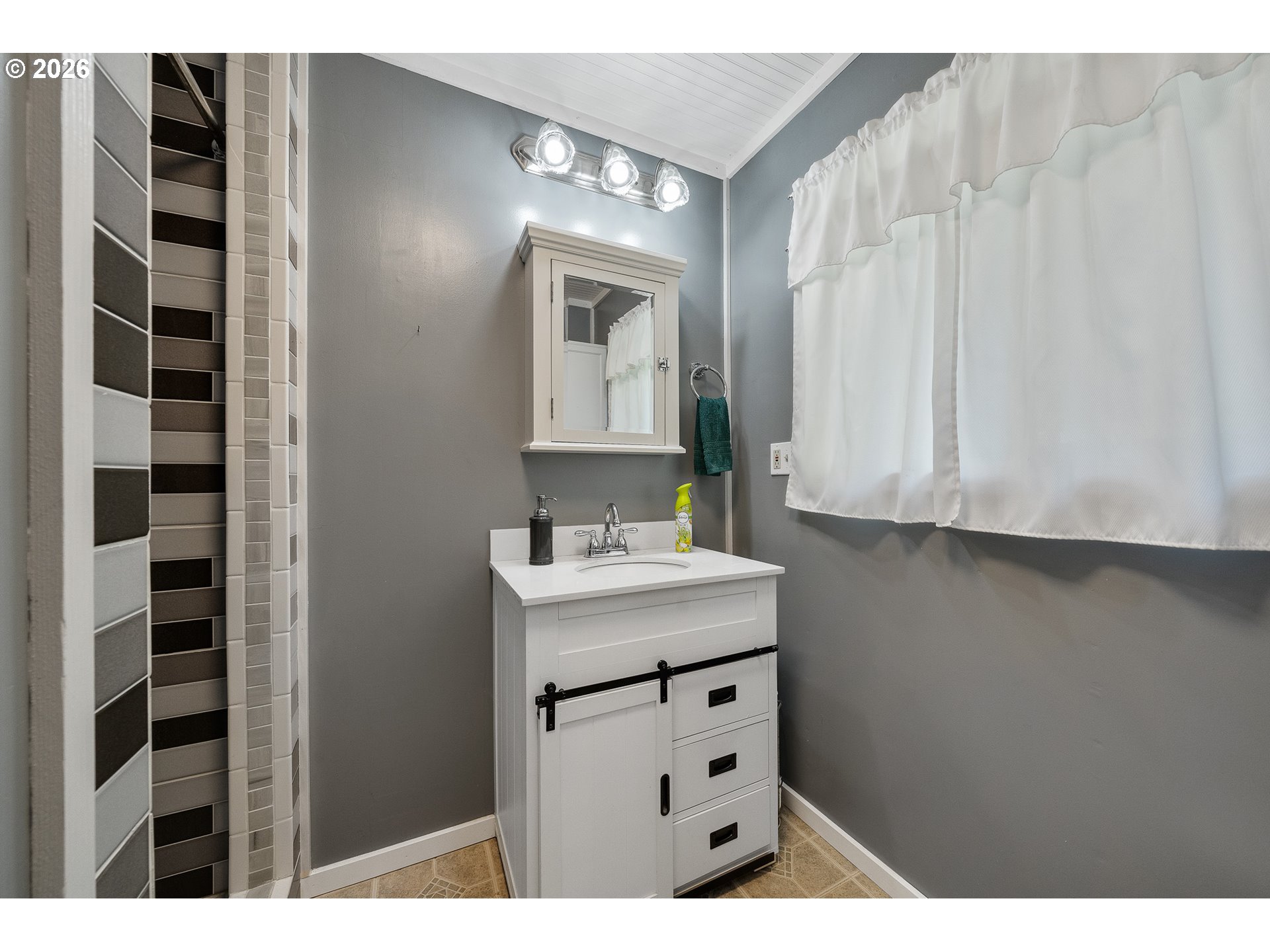 7705 Alderbrook Road Tillamook, OR 97141 - Photo 16 of 48