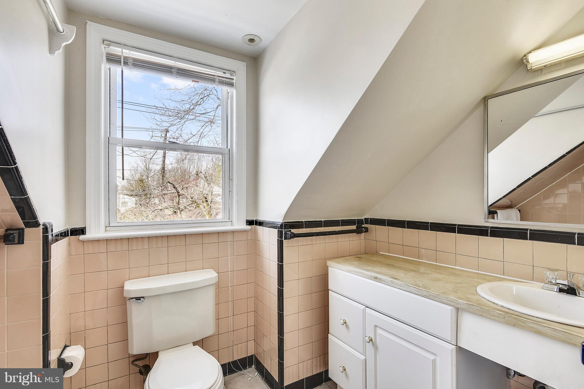 2702 Plyers Mill Road Silver Spring, MD 20902 - Photo 19 of 30 Bath