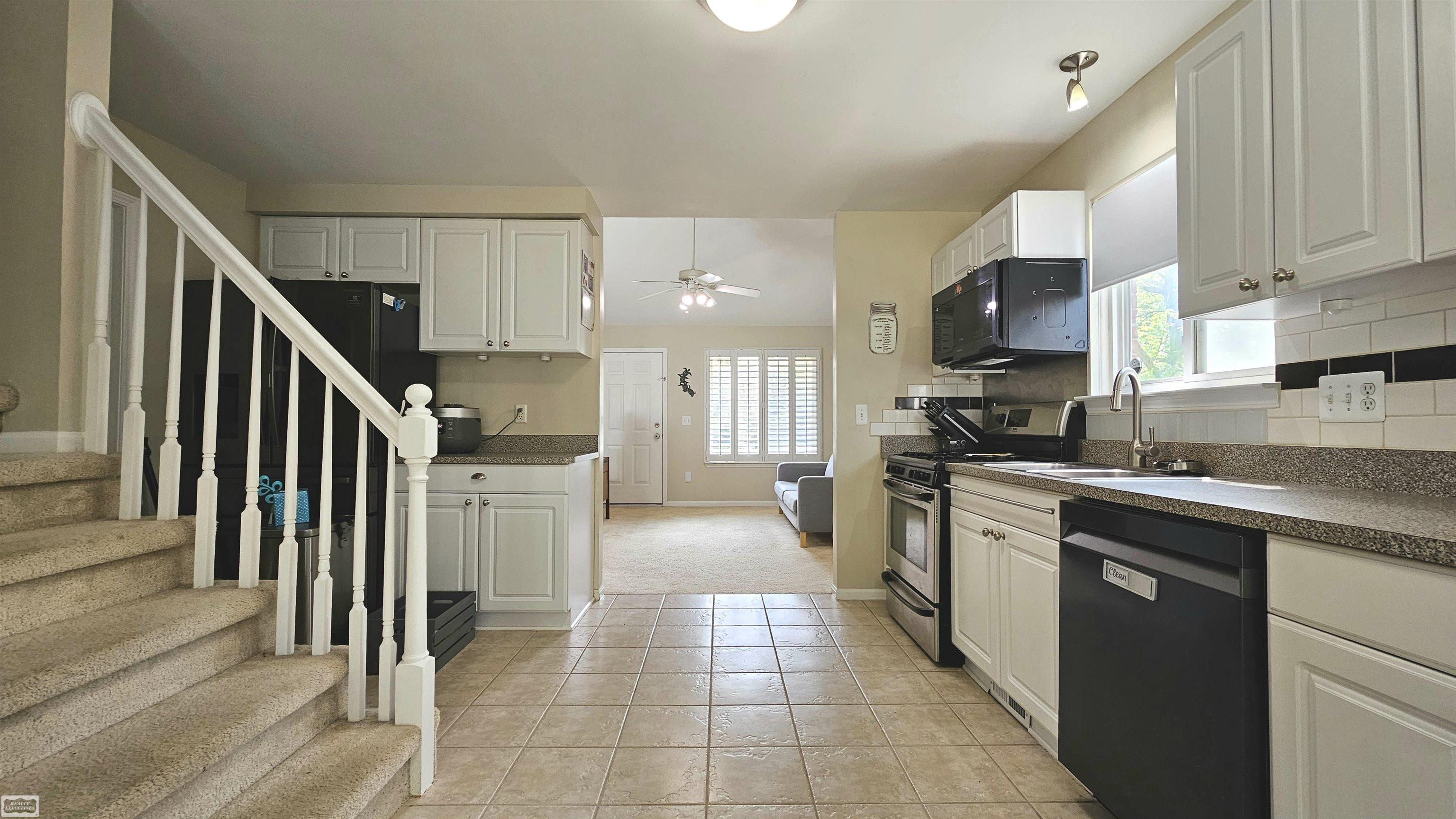 42947 Utica Road Sterling Heights, MI 48314 - Photo 12 of 52 50142273-3f9b8e25-15e4-4cd1-b6fd-c4cc2d8a6c89.JPG