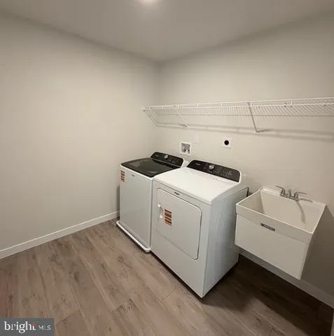 a black and white photo of a living room