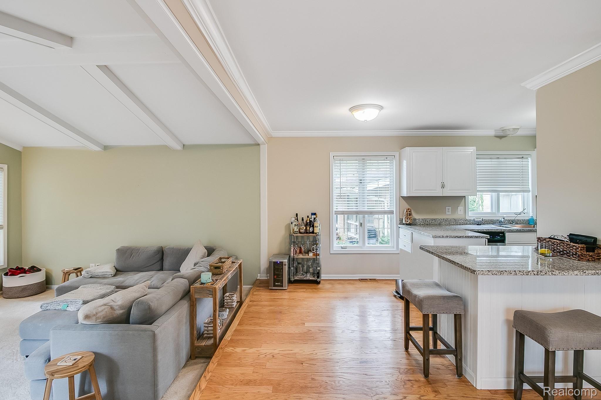 2035 Devonshire Road Bloomfield Hills, MI 48302 - Photo 20 of 36 17.jpg