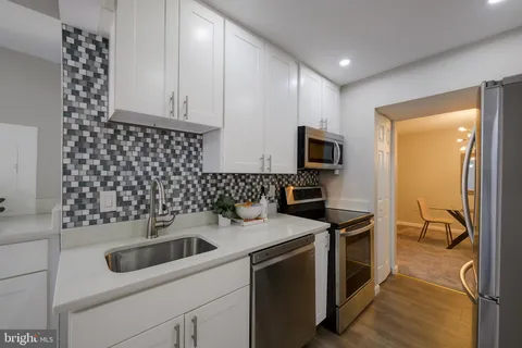 $240,000 | 7728 Hanover Parkway, Unit 218, Greenbelt, MD 20770