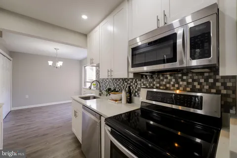 $240,000 | 7728 Hanover Parkway, Unit 218, Greenbelt, MD 20770